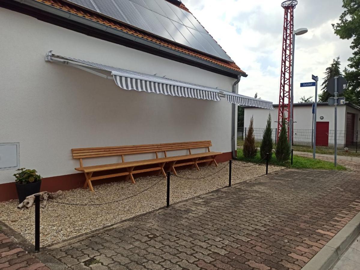 Ferienwohnung Zum-Butterstock Schkopau Exterior foto